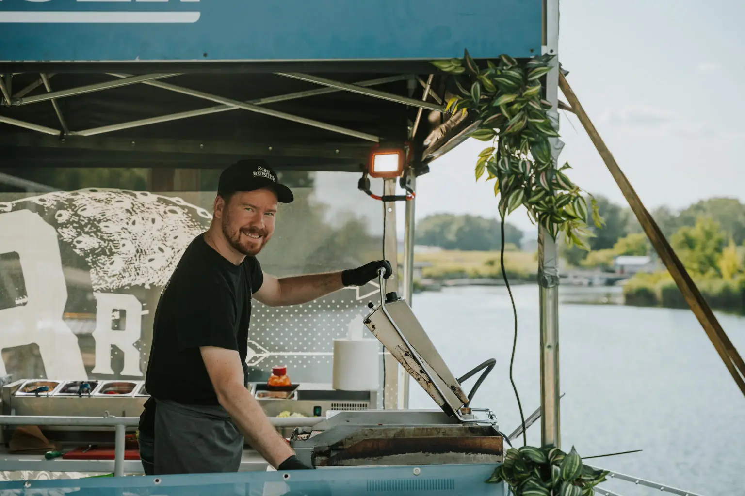 Loď Catering